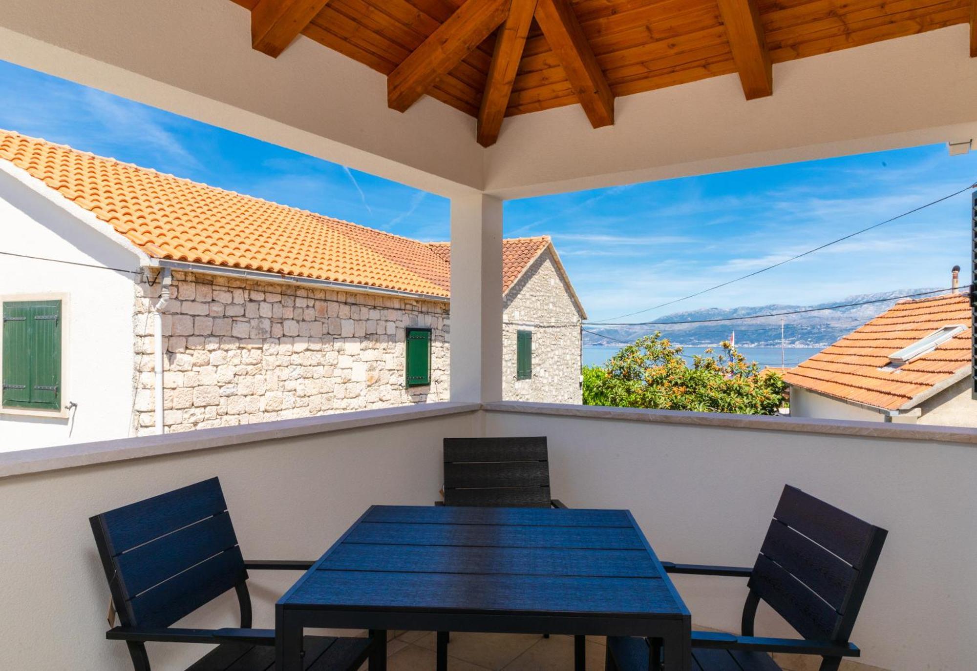 Apartmani Canaki Supetar Exteriör bild
